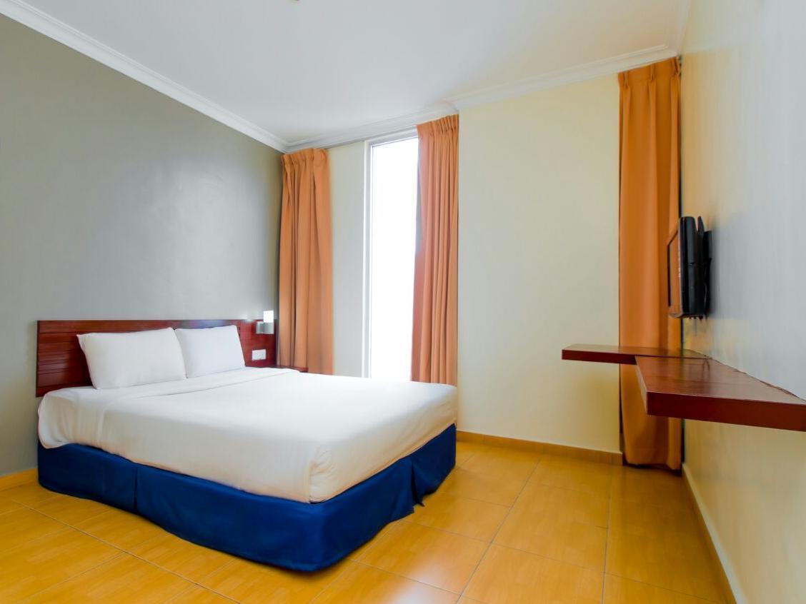 Ample Hotel Skudai Buitenkant foto