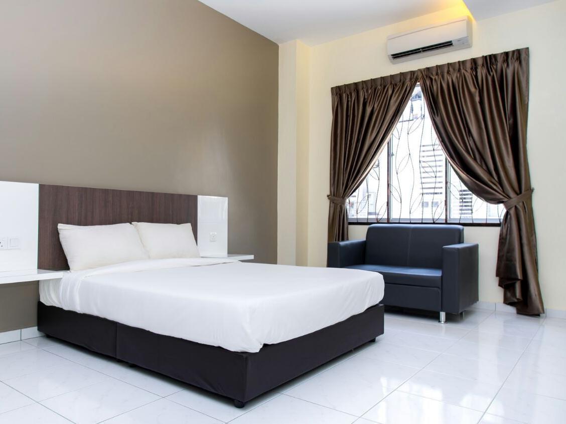 Ample Hotel Skudai Buitenkant foto