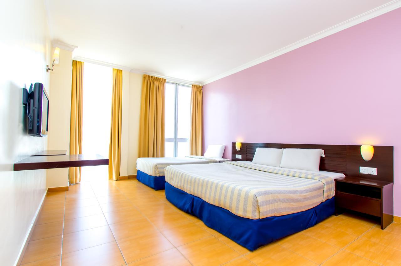 Ample Hotel Skudai Buitenkant foto