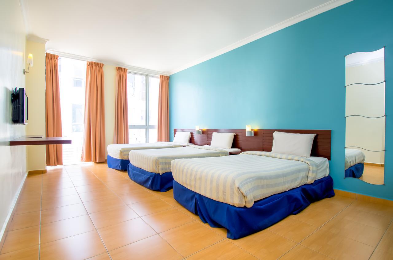 Ample Hotel Skudai Buitenkant foto