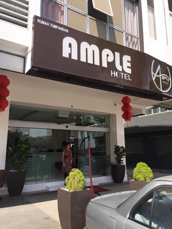 Ample Hotel Skudai Buitenkant foto