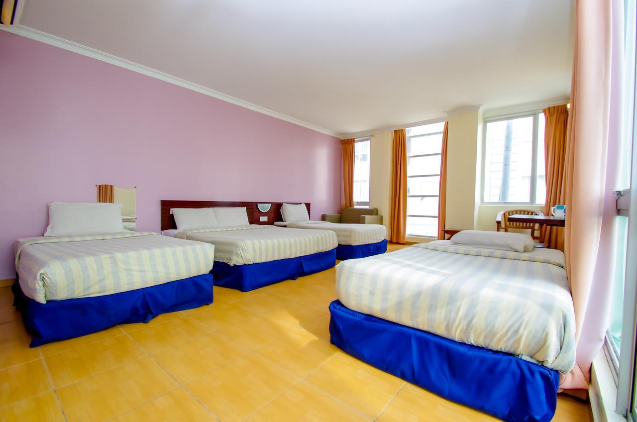 Ample Hotel Skudai Buitenkant foto